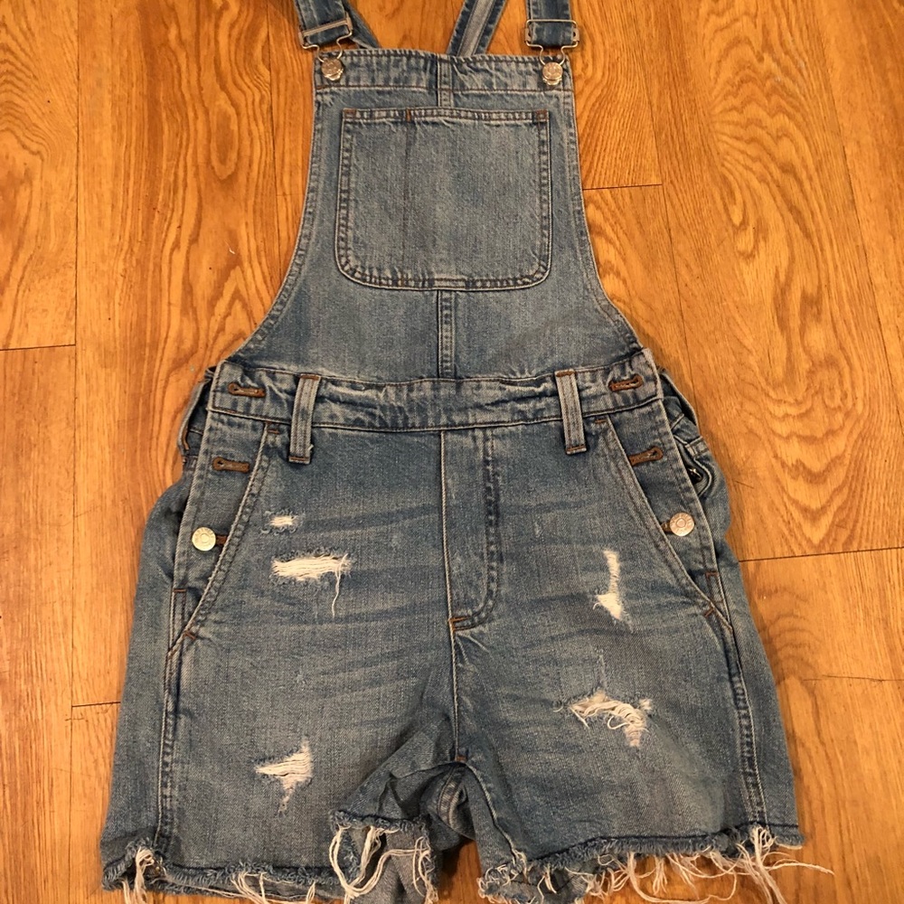 Overall shorts